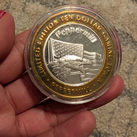 Limited Edition Ten Dollar Gaming Token - Picture 1 of 2
